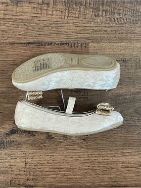 Michael Kors Kids Tona T Ballet Flats ‘Rose Gold’ (size 9)